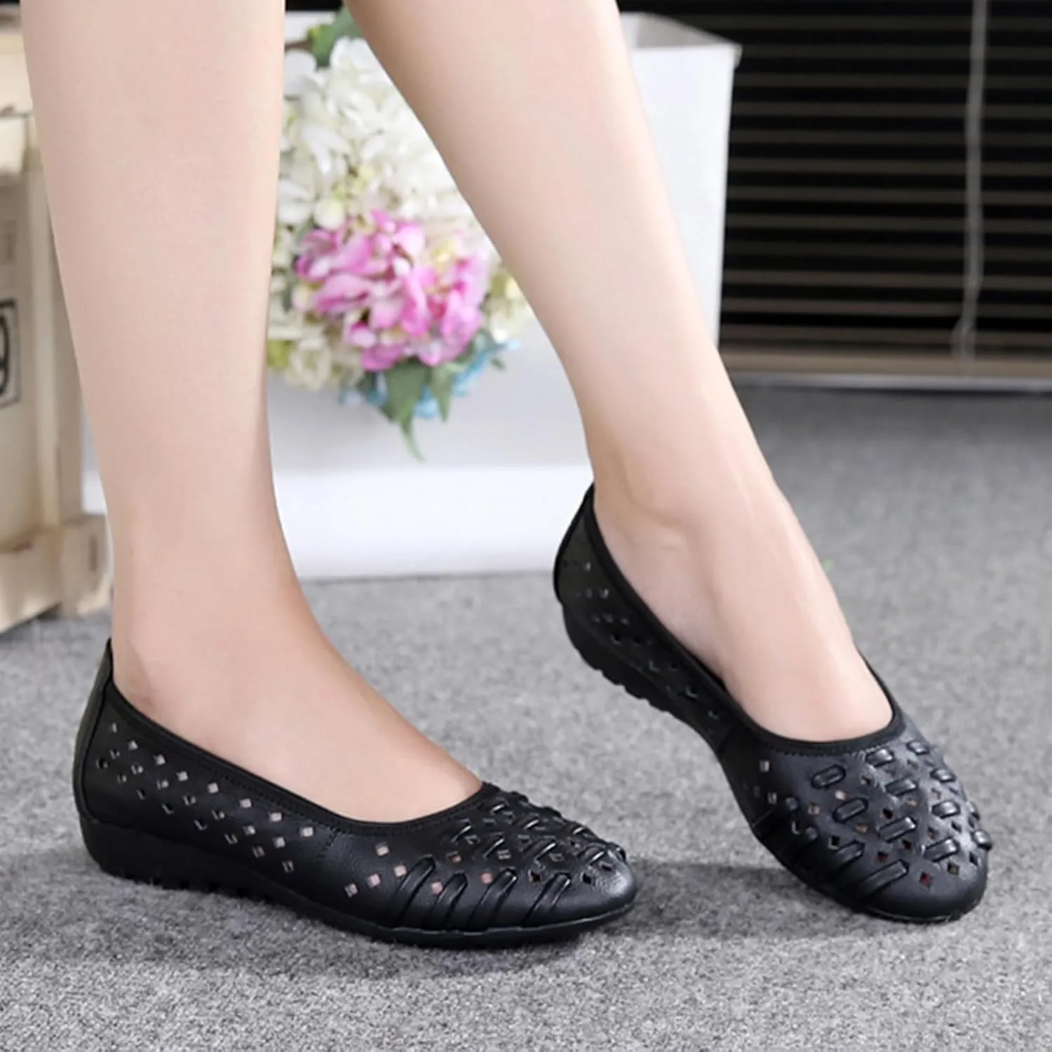 MOYOWEI Women's Summer Comfort Woven Leather Flats,Pointed Closed Toe Hollow Non-slip Soft Sole Slip-on Walking Casual Shoes