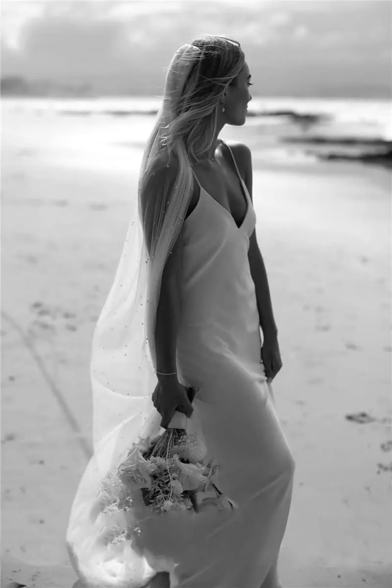 Simple Boho Wedding Dresses for Bride 2024 Mermaid Lace Spaghetti Straps V Neck Beach Bridal Gowns