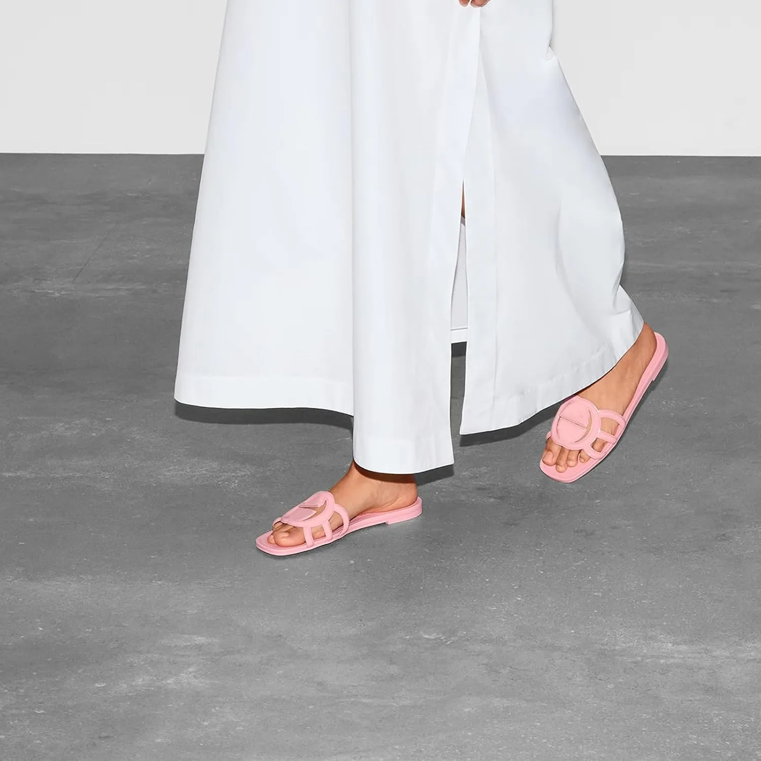 Women Flat Sandals Dressy Comfortable Slide PVC Sandals Fashion Square Open Toe Slip On Beach Jelly Sandals for Summer